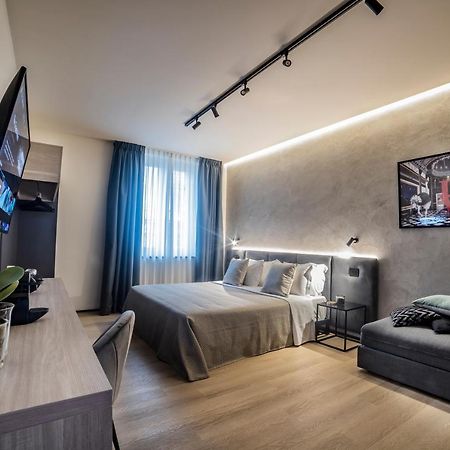 Corso 84 Luxury Suites Пескара Екстериор снимка
