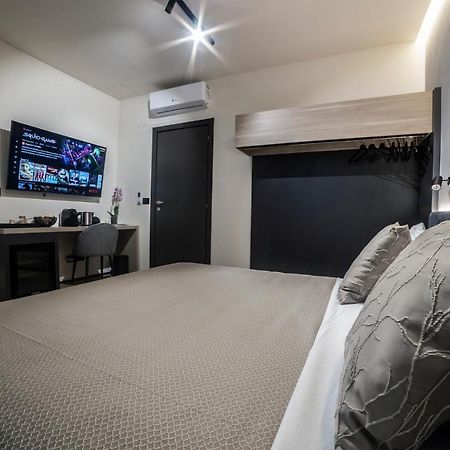 Corso 84 Luxury Suites Пескара Екстериор снимка