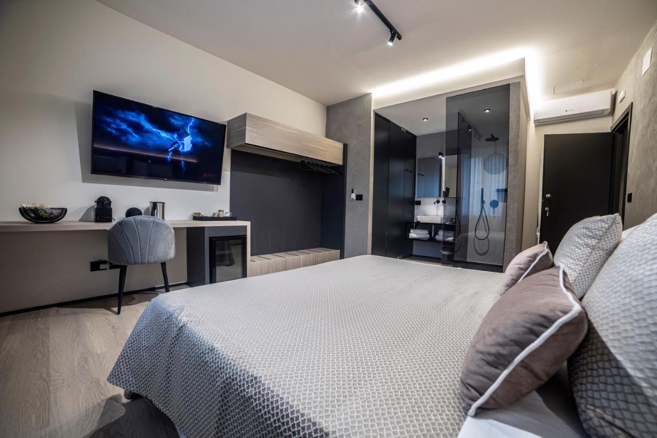 Corso 84 Luxury Suites Пескара Екстериор снимка