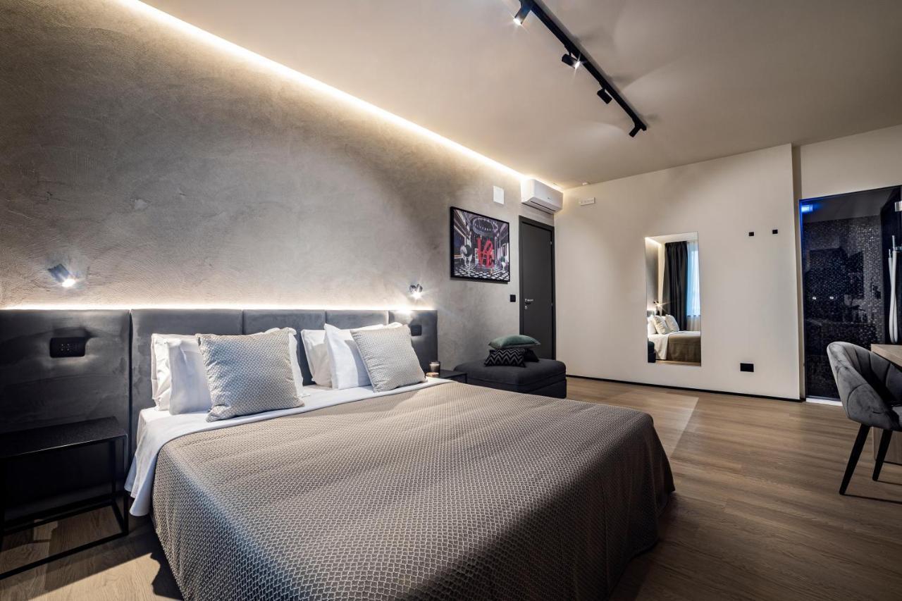 Corso 84 Luxury Suites Пескара Екстериор снимка