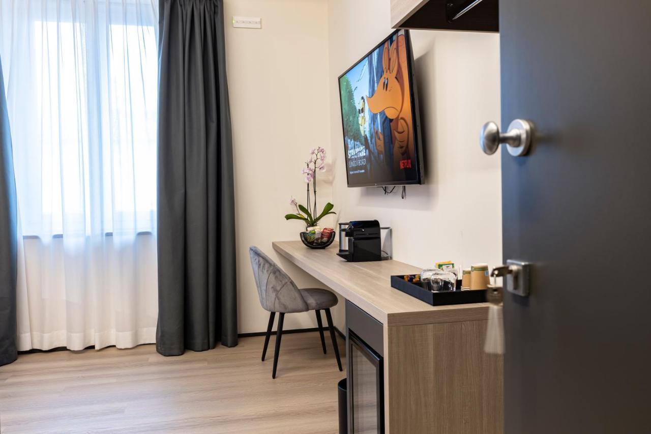 Corso 84 Luxury Suites Пескара Екстериор снимка