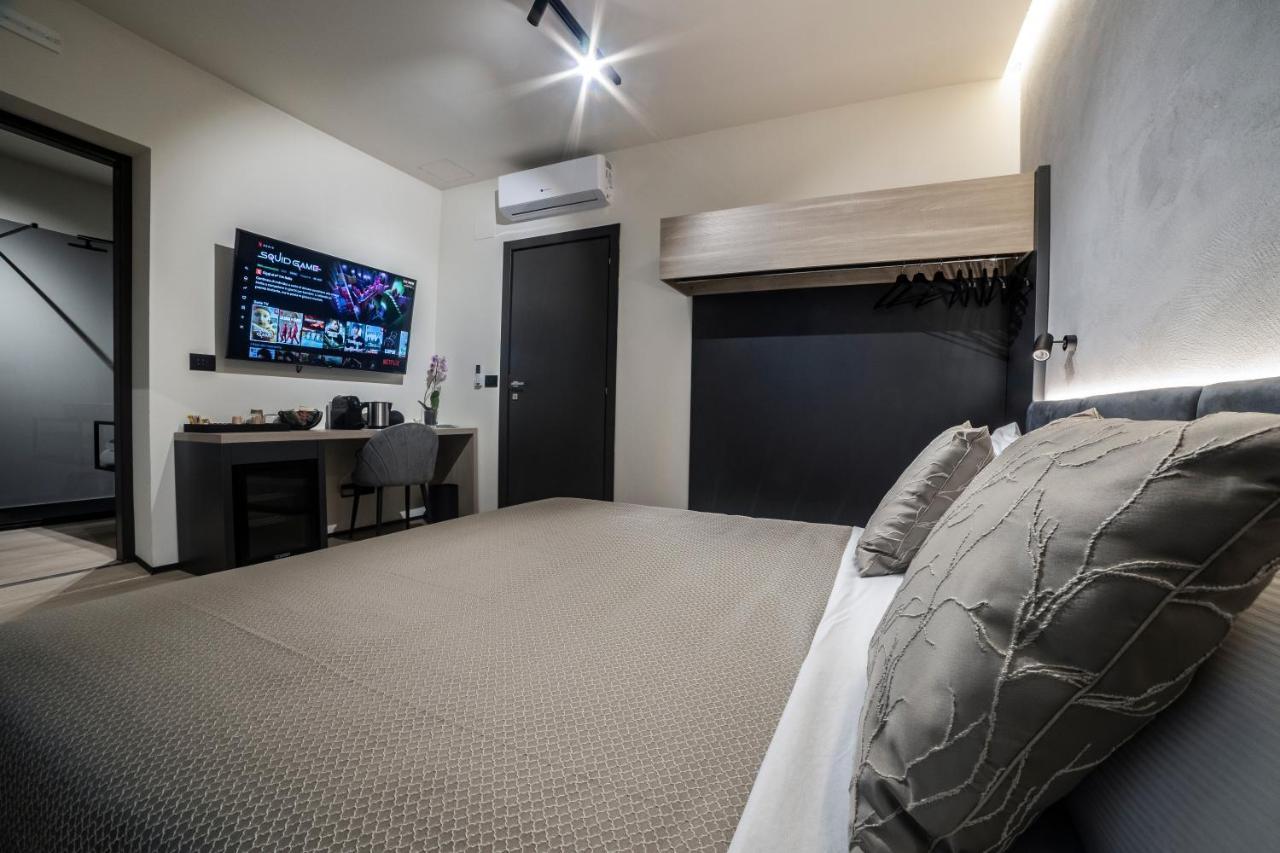 Corso 84 Luxury Suites Пескара Екстериор снимка
